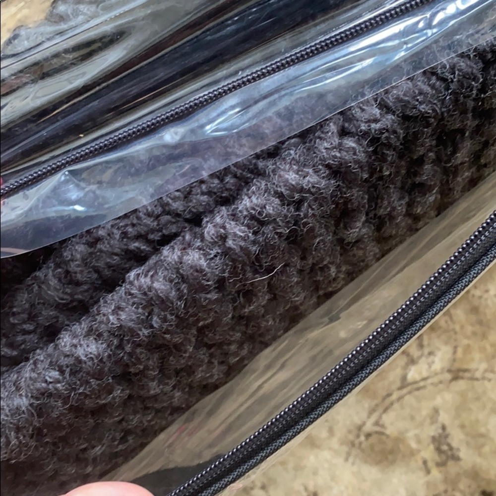 LAST ONE! UGG Dorian Knit Throw in Black 50x70in - Picture 7 of 7